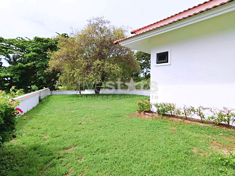 Luxurious Balinese-Style Pool Villa for Sale at Palm Hills Golf Course Hua Hin, photo 11