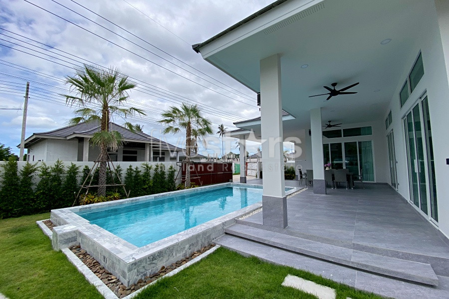 Modern European-Style 4-Bedroom Pool Villa for Sale in Central Hua Hin – Private Guest House Included, photo 4