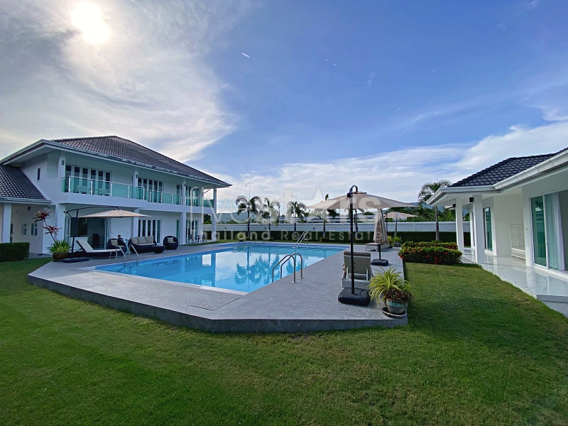 Private 7-Bedroom Villa Estate with 9 Bathrooms, Guesthouse, Games Room & Pool in Hin Lek Fai – Optional Extra Land