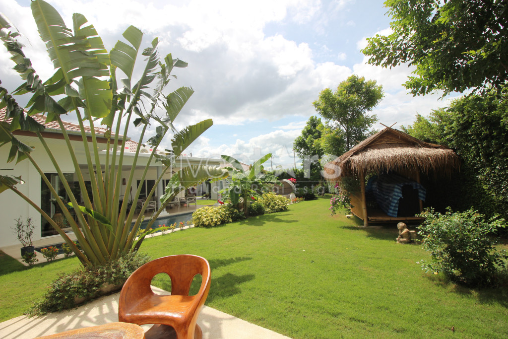 4 Bed Luxury Pool Villa on Large Plot, photo 4