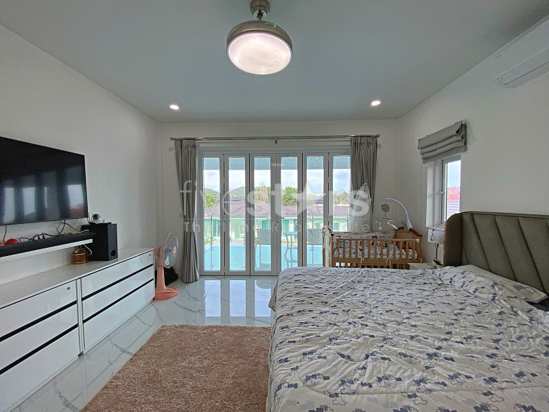Private 7-Bedroom Villa Estate with 9 Bathrooms, Guesthouse, Games Room & Pool in Hin Lek Fai – Optional Extra Land, photo 14