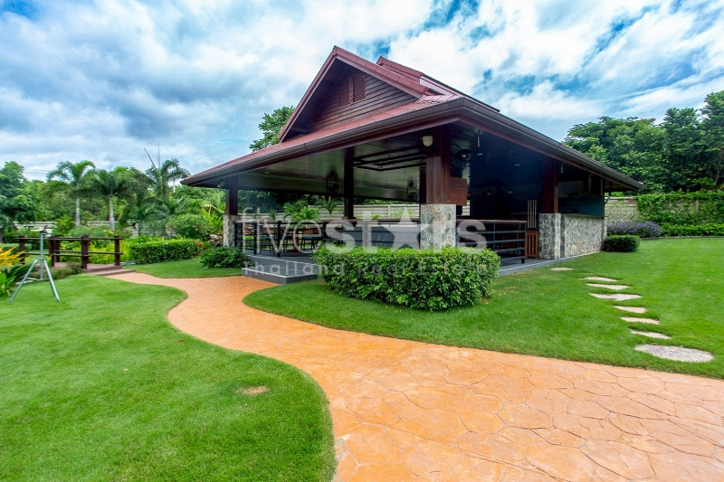 Luxury Hua Hin Estate on 2 Plots with Tropical Garden, Entertainment Sala & Fully Renovated Villa, photo 7