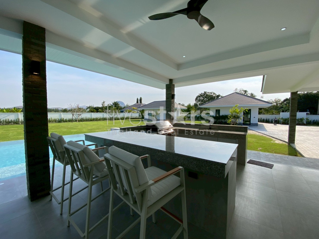 Luxury 5-Bedroom Pool Villa with Separate Guest House on 2,622 sqm Chanote Land – Soi 112 Area – THB 26,950,000, photo 8