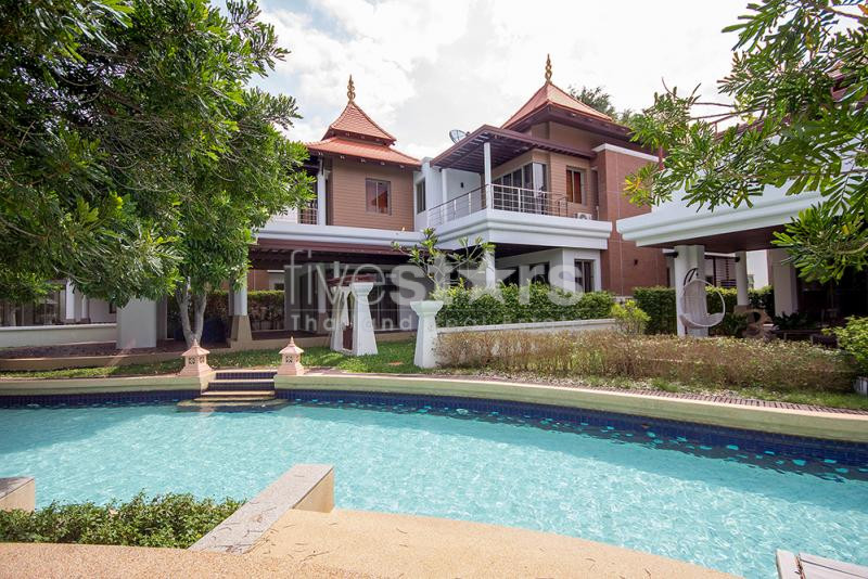 Luxury 3 Storey 3 Bed Villa – Beachfront Development