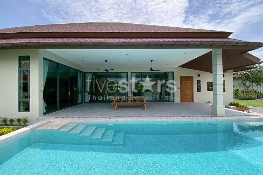 Spacious 3-Bedroom Pool Villa For Sale Near Black Mountain Golf Course, photo 3