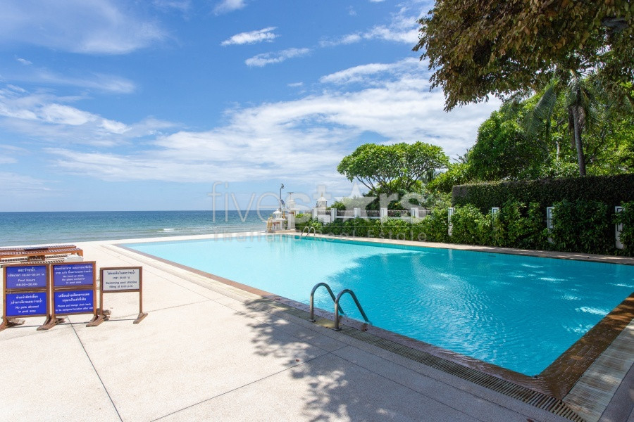 Colonial 3 Bed 4 Bath Villa For Sale with Beachfront Access in Private Estate, photo 3