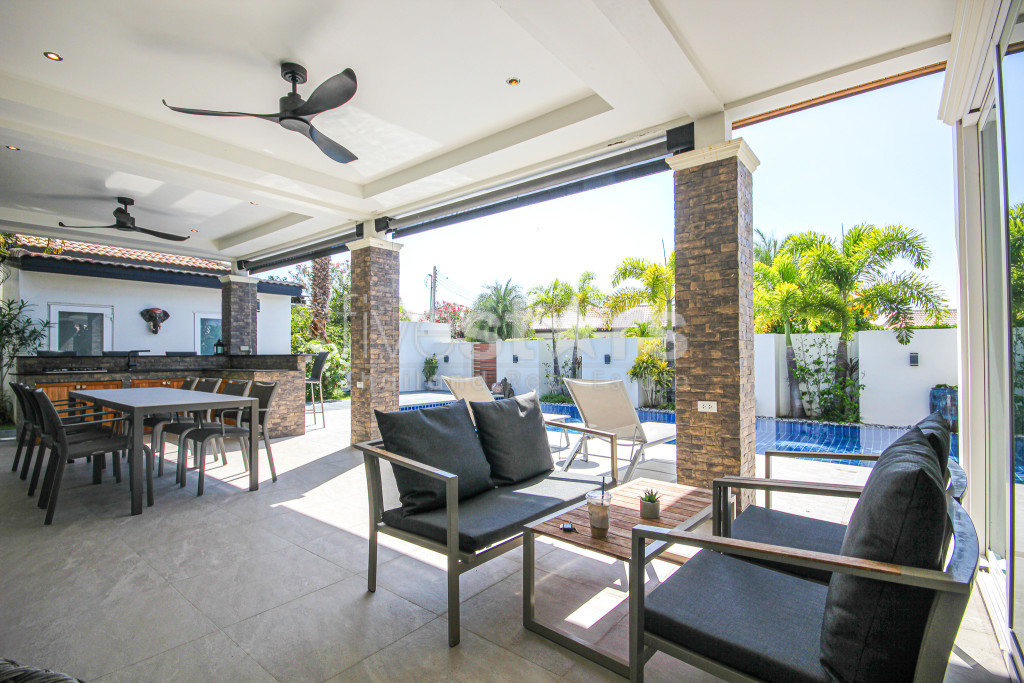 Stylish 3-Bedroom L-Shape Pool Villa in Orchid Paradise Homes, photo 2