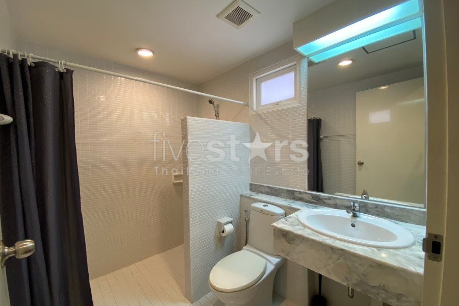 Luxury 4-Bedroom Condo with Direct Pool Access at Baan Saechuan, Hua Hin, photo 13
