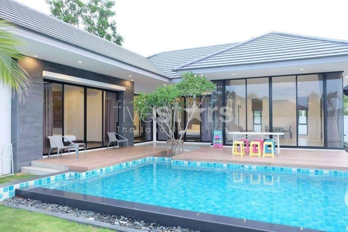 3 Bed Pool Villa only 3-4 minutes from Blu Port and the Beach, photo 3