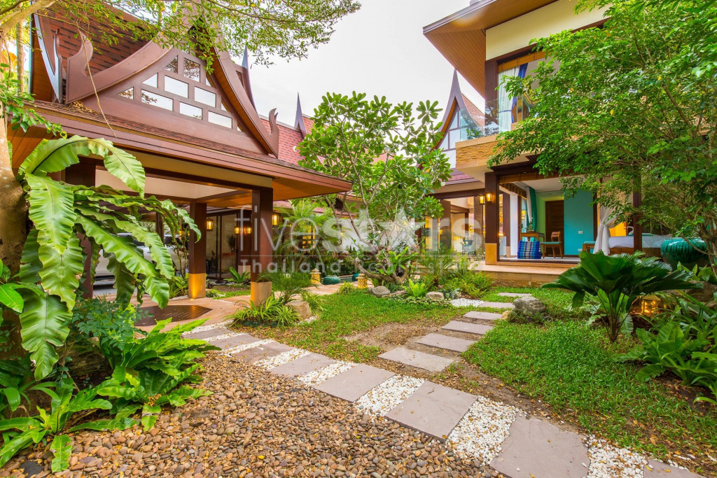 STUNNING BEACHFRONT VILLA IN LIPA NOI, photo 13