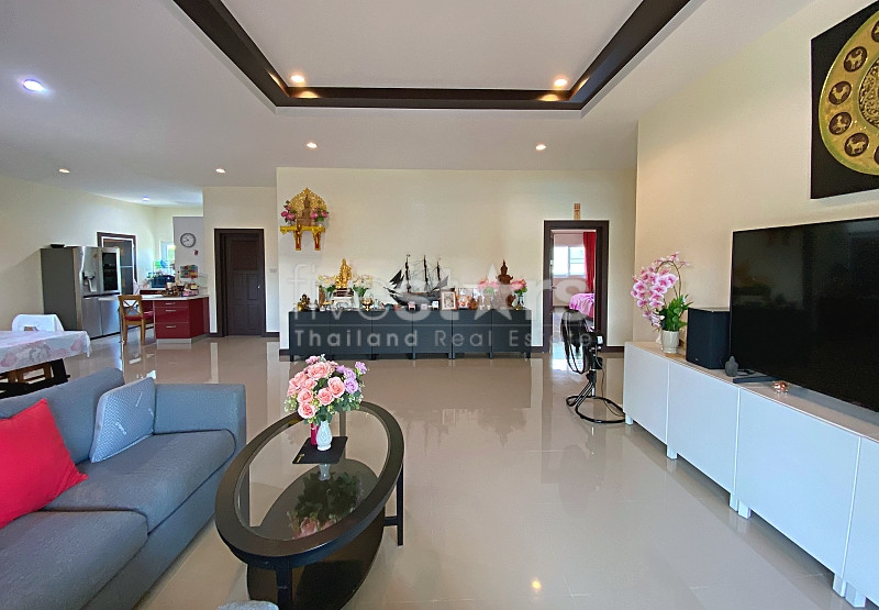 Spacious 3-Bedroom Villa with Pool & Tropical Garden at Emerald Scenery – THB 5.79M, photo 11