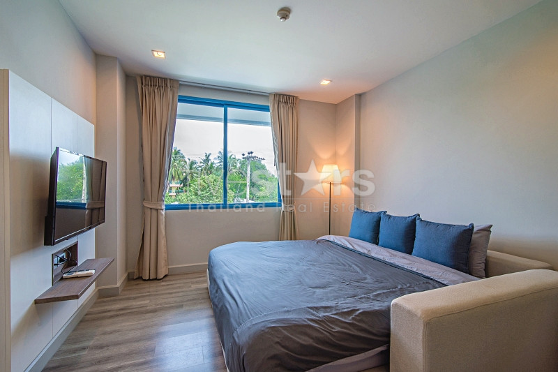 Beachfront Listing: 2-Bedroom Partial Seaview Condo at The Crest Santora Hua Hin, photo 2