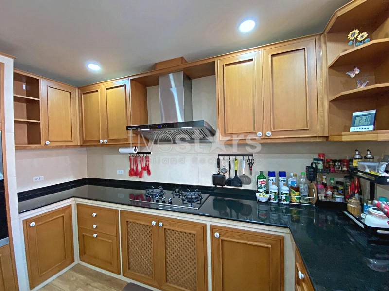 Spacious Pool Villa with Guest House, Pool Bar & Workshop – Fully Renovated on 1,020 SQM Land, photo 15