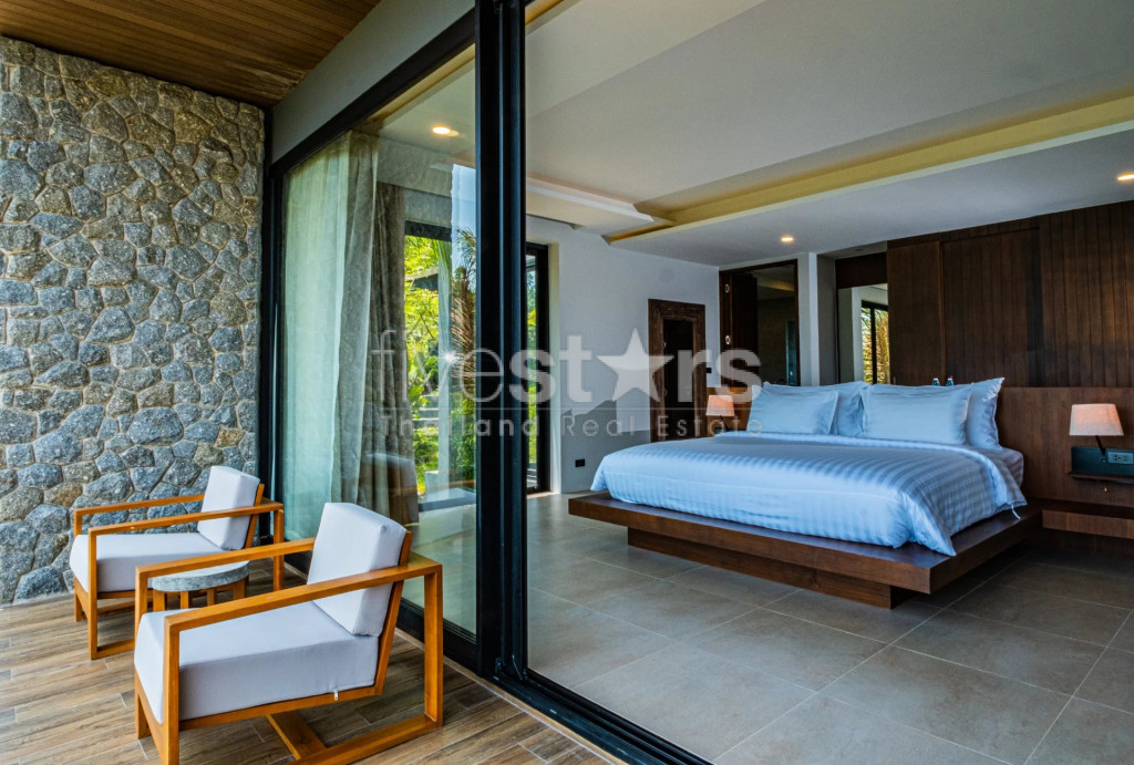 SPECTACULAR PIECE OF LUXURY DOMINATING THE HILL AND THE OCEAN, photo 11