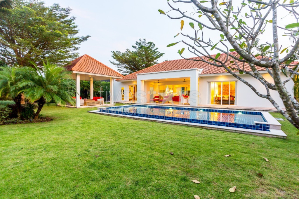 Elegant 3-Bedroom Villa in Baan Ing Phu – Luxury Living Near Black Mountain Golf, photo 12