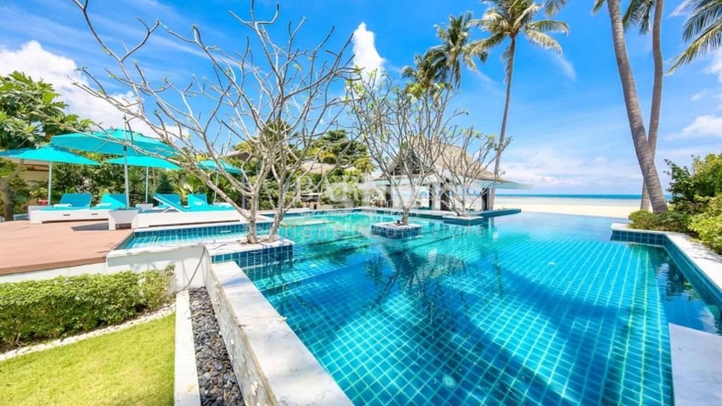 STUNNING BEACHFRONT VILLA IN LAEM SET