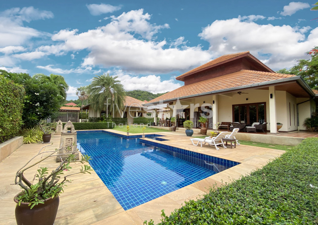 Bali-Style Luxury Pool Villa for Sale in Hua Hin Soi 116
