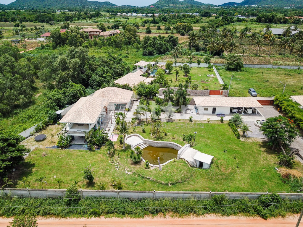 5 Bedroom House On Large Land Plot, photo 6