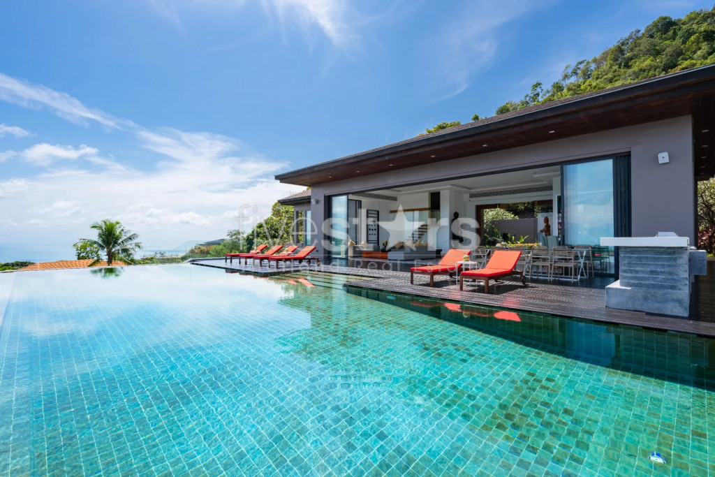 SEA-VIEW VILLA IN UPSCALE NEIGHBORHOOD, photo 5