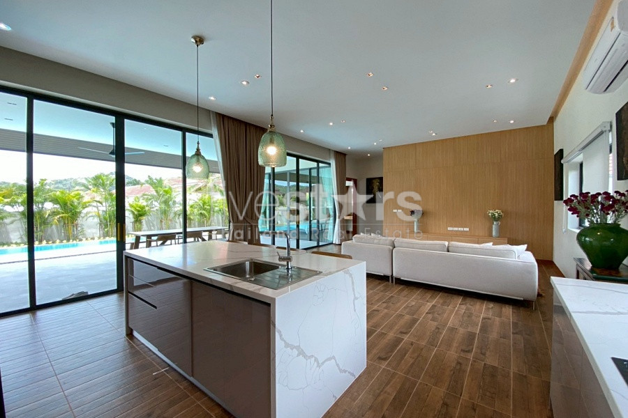 Spacious 3-Bedroom Pool Villa For Sale Near Black Mountain Golf Course, photo 9