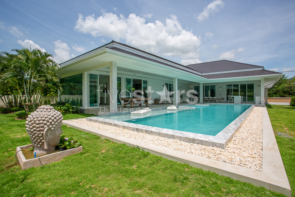 Luxurious 4-Bedroom Pool Villa for Sale on Palm Hills Golf Course
