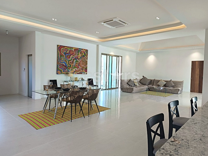 Newly Built 3-Bedroom Pool Villa with Mountain Views Near Dolphin Bay Beach, photo 8