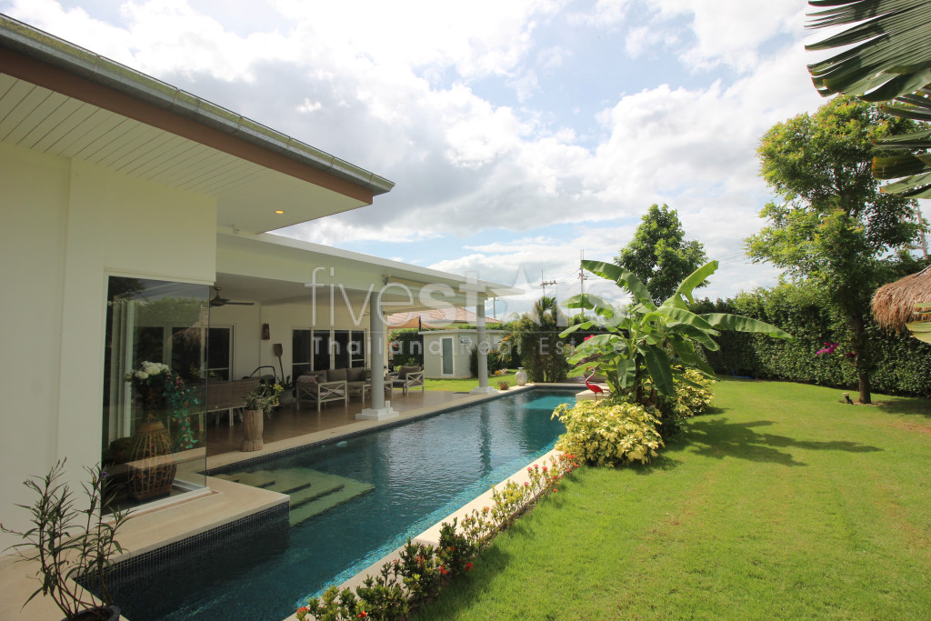 4 Bed Luxury Pool Villa on Large Plot, photo 3