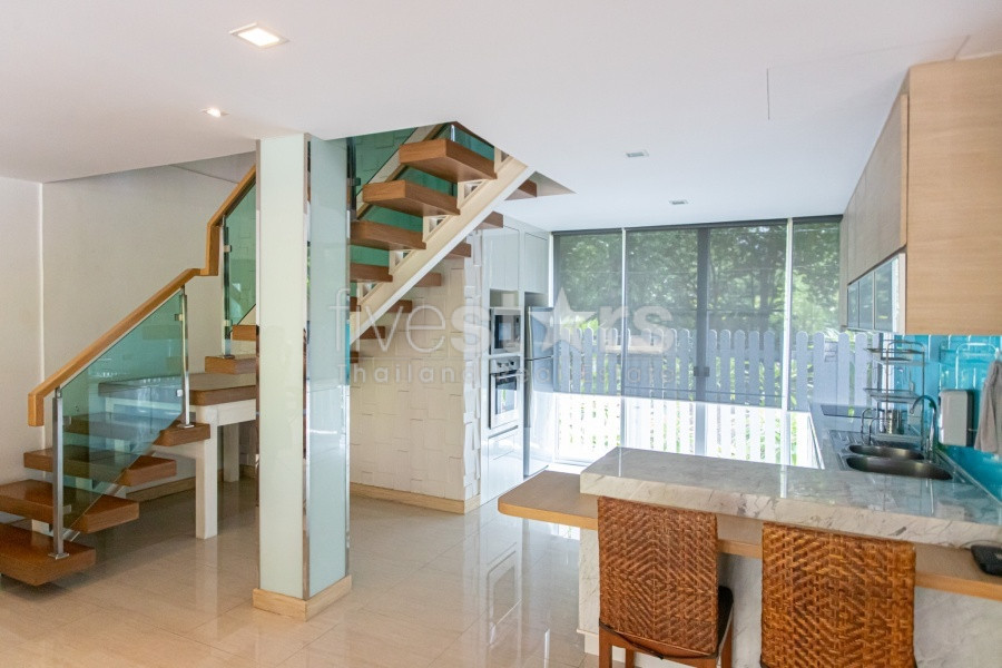 Colonial 3 Bed 4 Bath Villa For Sale with Beachfront Access in Private Estate, photo 13
