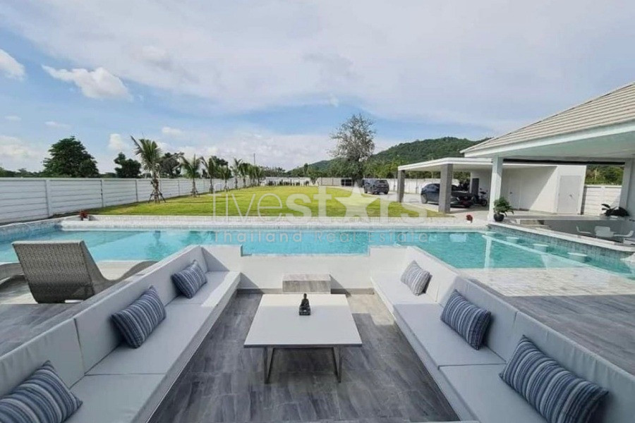 Black Mountain : Luxury 4 Bedroom Pool Villa, photo 4