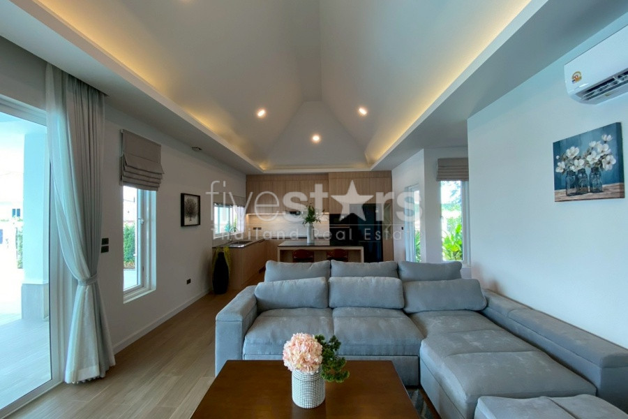 Modern European-Style 3-Bedroom Pool Villa for Sale in Central Hua Hin, photo 8
