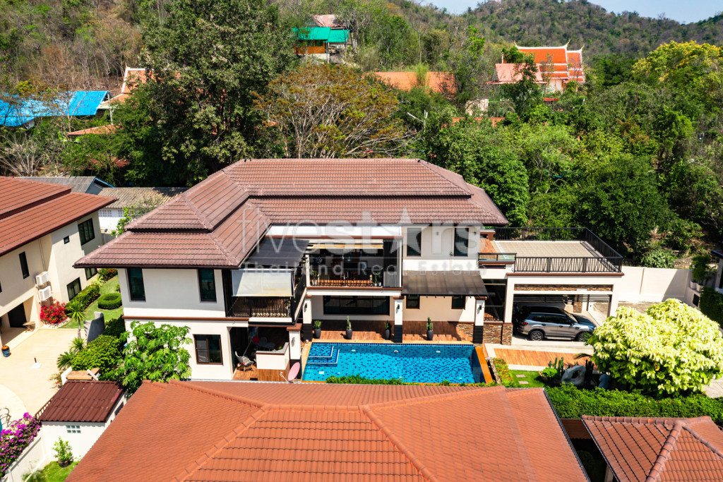 Stunning 5 Bedroom Pool Villa very Close to Central Hua Hin, photo 2