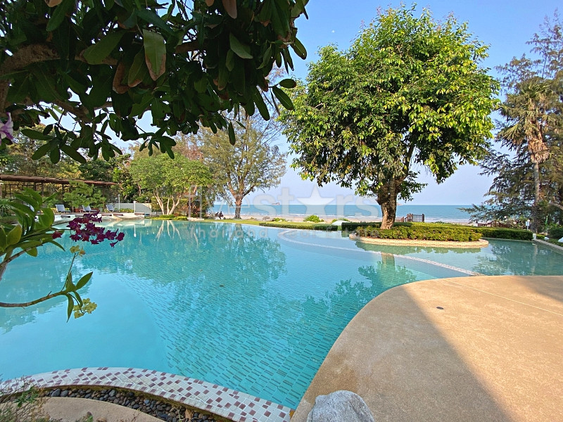 Beachfront Living at Baan Nab Kluen – 2-Bedroom Condo in Khao Tao, photo 2