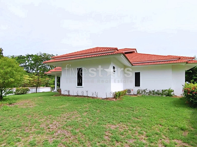 Luxurious Balinese-Style Pool Villa for Sale at Palm Hills Golf Course Hua Hin, photo 13