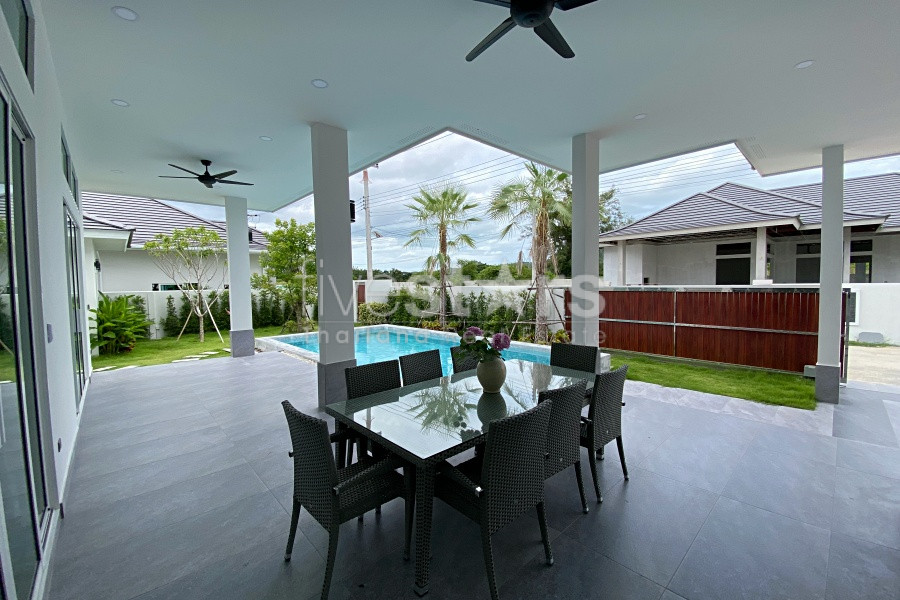 Modern European-Style 4-Bedroom Pool Villa for Sale in Central Hua Hin – Private Guest House Included, photo 6