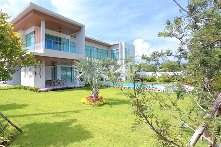 Luxury 4-Bedroom Pool Villa with 5 Bathrooms — Fully Furnished