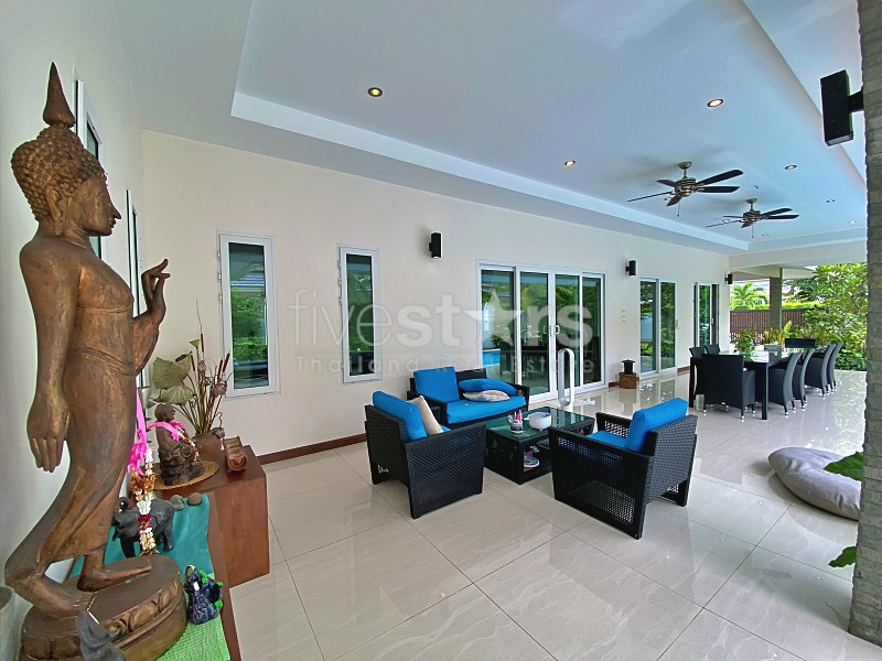 Spacious 3 Bed 3 Bath Pool Villa For Sale Near Palm Hills on Secure Estate, photo 8