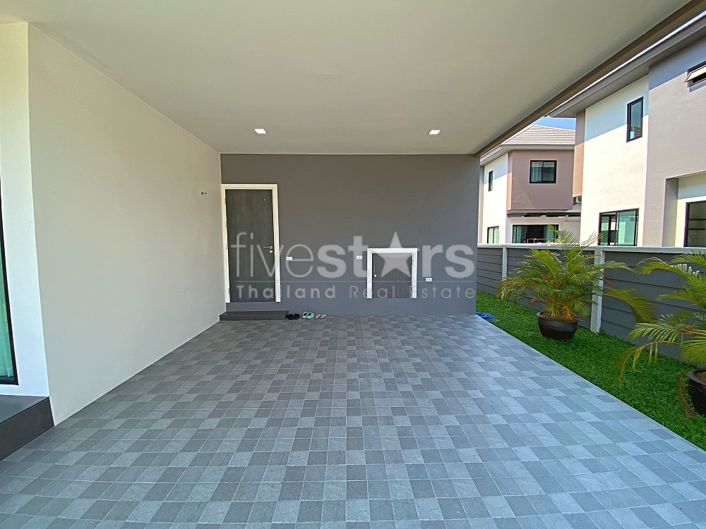 2 Story 3 Bed 3 Bath Villa Near Bluport Mall, photo 5