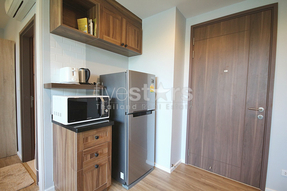 Absolute Beachfront 2 Bed Condo For Sale in Khao Takiap, photo 8