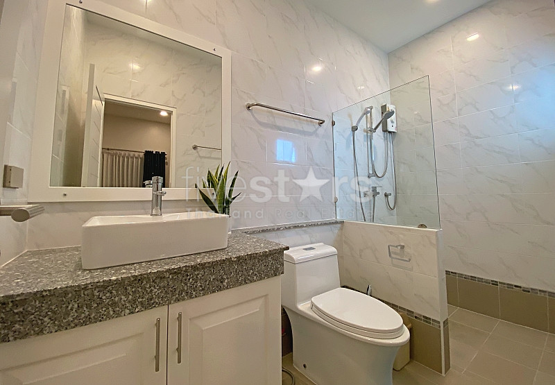 Modern 3-Bedroom Villa for Sale at Emerald Valley, photo 15