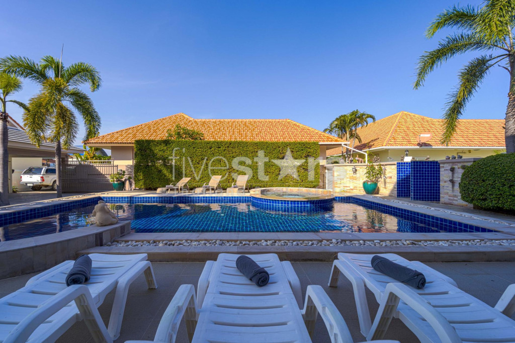 Hua Hin Palm Village: 2 Storey 6 Bedroom Pool Villa, photo 10