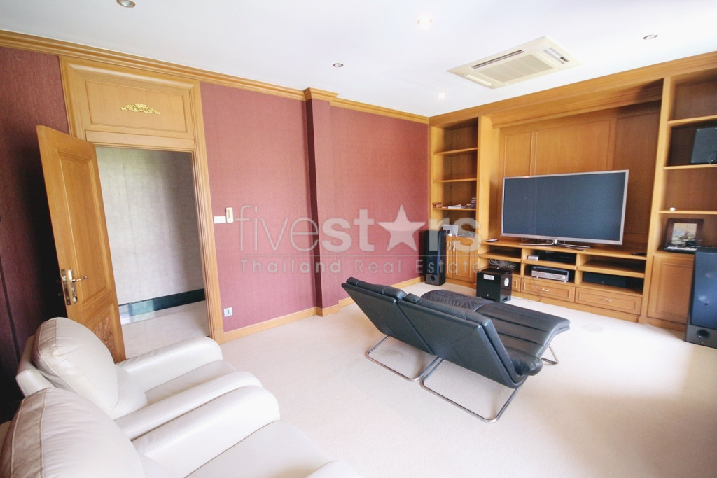 Luxury Two Story Mansion In Cha Am, photo 9