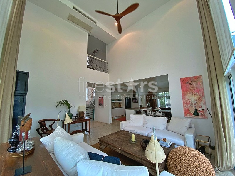 Luxurious 4 Bedroom 2 Storey Villa On Private Residence, photo 9