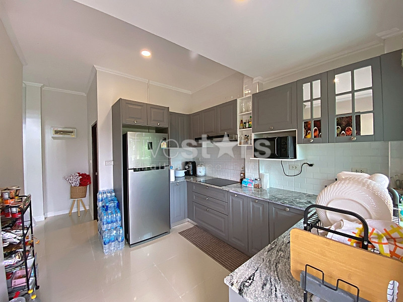 Spacious 4-Bedroom Pool Villa Near Black Mountain Golf, photo 15