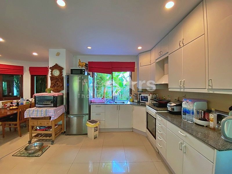 Traditional 3-Bedroom Villa in Peaceful Development with Communal Pool, photo 11