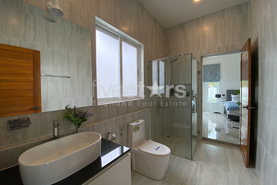Modern European-Style 4-Bedroom Pool Villa for Sale in Central Hua Hin – Private Guest House Included, photo 15