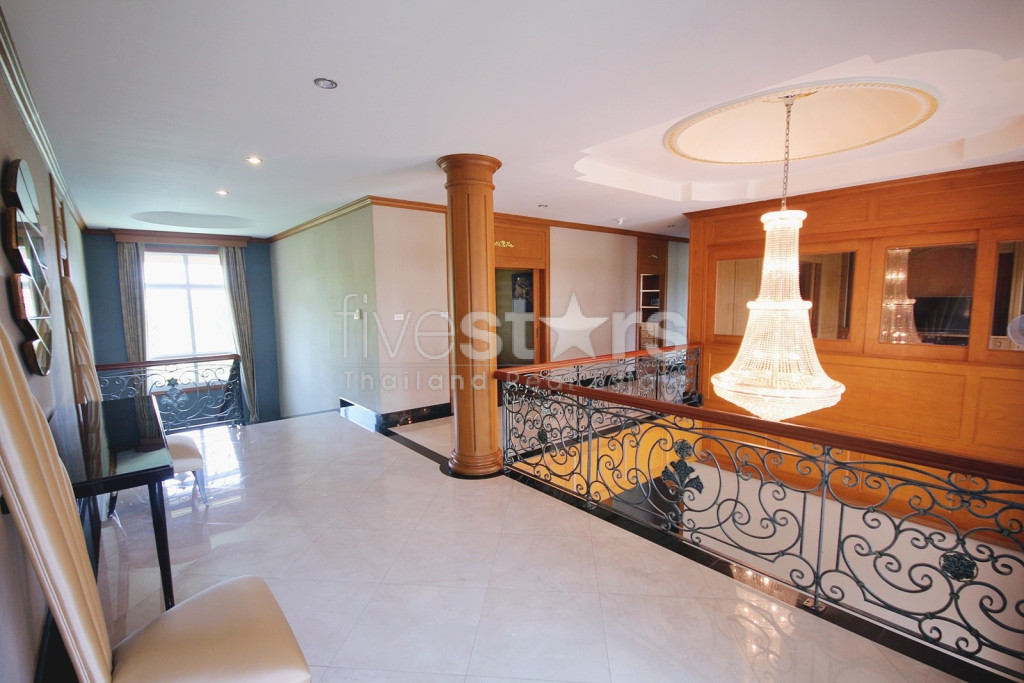 Luxury Two Story Mansion In Cha Am, photo 12