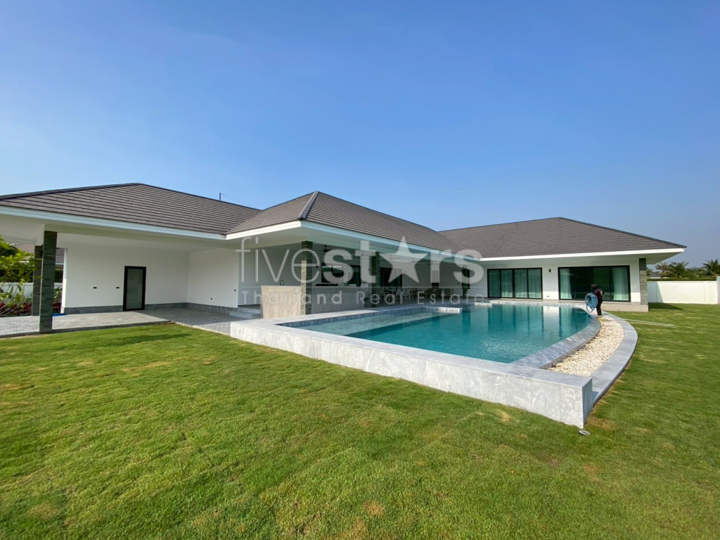 Luxury 5-Bedroom Pool Villa with Separate Guest House on 2,622 sqm Chanote Land – Soi 112 Area – THB 26,950,000
