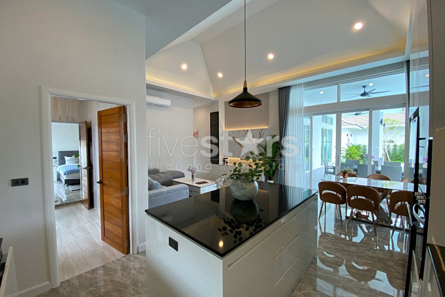 Modern European-Style 4-Bedroom Pool Villa for Sale in Central Hua Hin – Private Guest House Included, photo 10