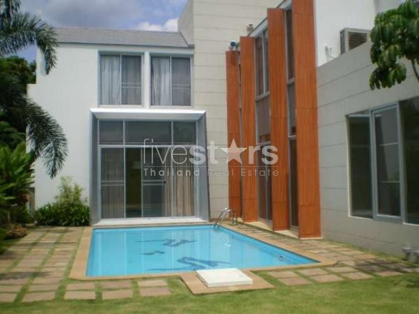 Villa moderne à louer avec piscine privée, photo 2