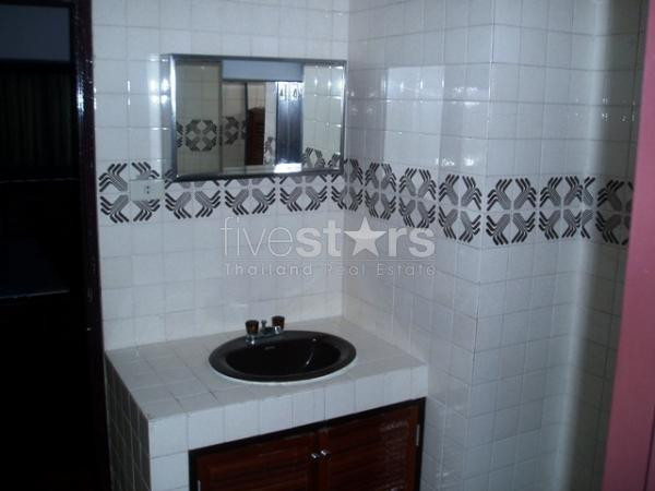à Bangkok, grand appartement de 190 m² en centre-ville, photo 3